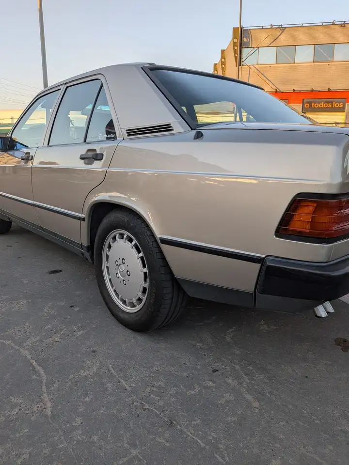 Mercedes-Benz 190E 2.6 Automatico, foto 8