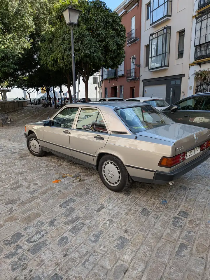 Mercedes-Benz 190E 2.6 Automatico, foto 3