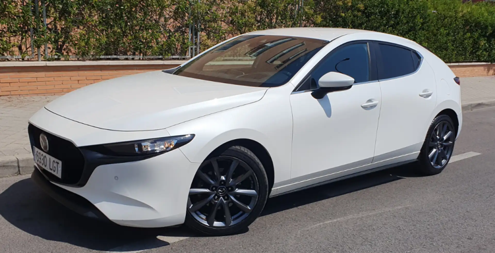 Mazda 3 2.0 e-Skyactiv-G Zenith Safety Aut. 90kW Blanc - 2