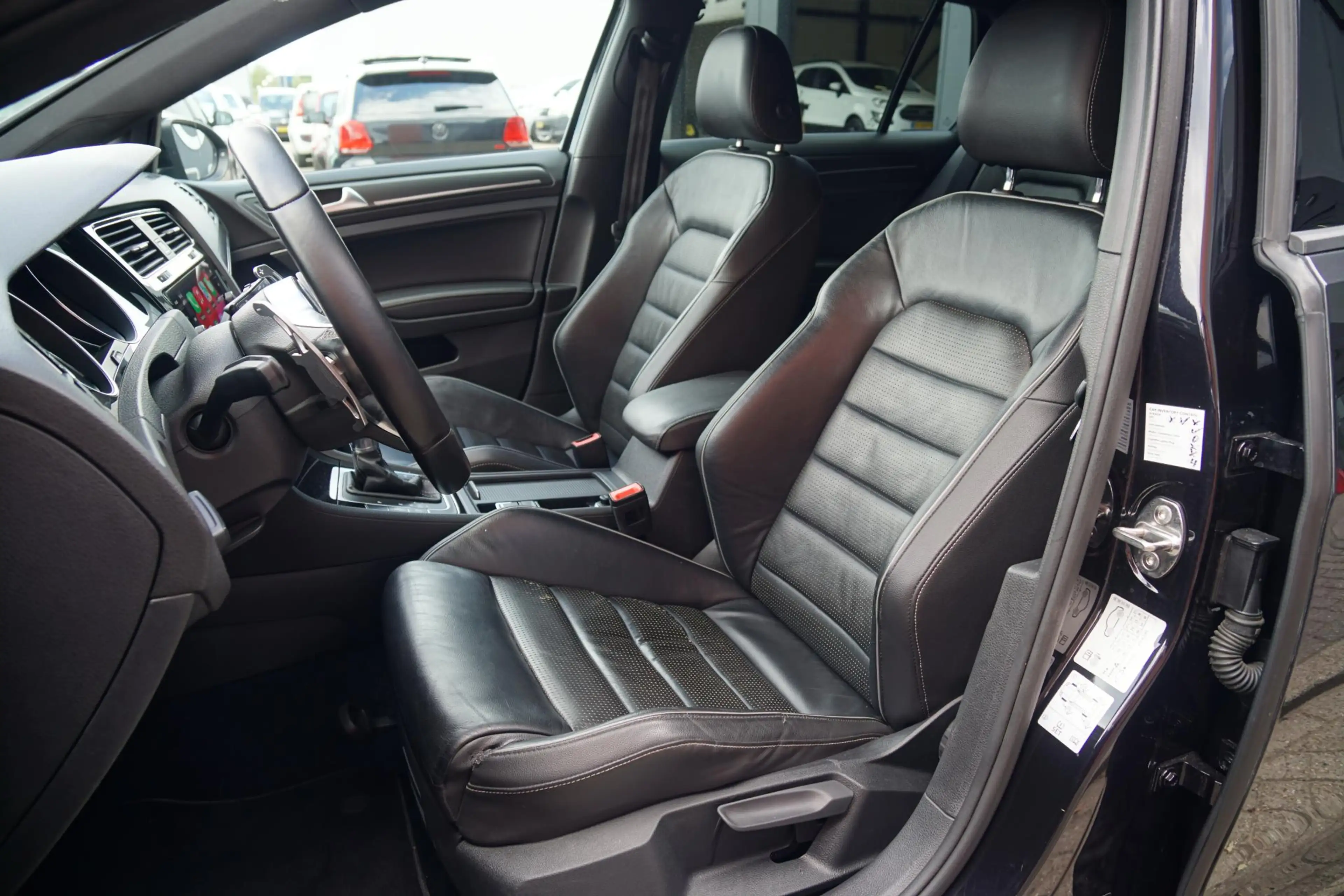 Volkswagen Golf GTD 2.0 TDI DSG / LEDER / CAMERA / LED / CARPLAY / ACC — photo 13
