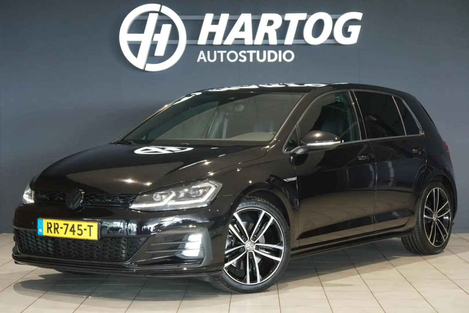 Volkswagen Golf GTD 2.0 TDI *INCL BTW* DSG / LEDER / CAMERA / LED / CA Zwart - 1