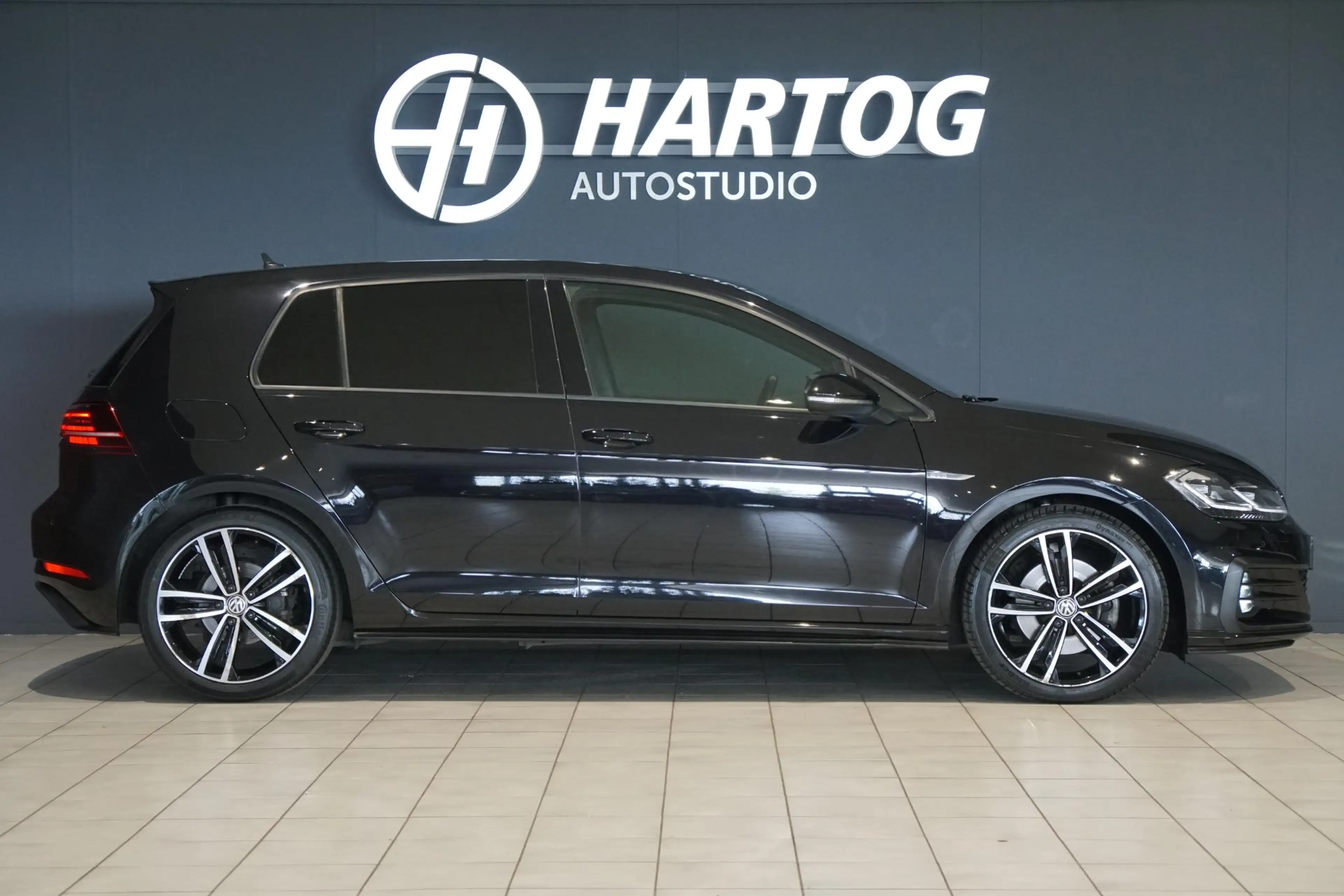 Volkswagen Golf GTD 2.0 TDI DSG / LEDER / CAMERA / LED / CARPLAY / ACC — photo 6