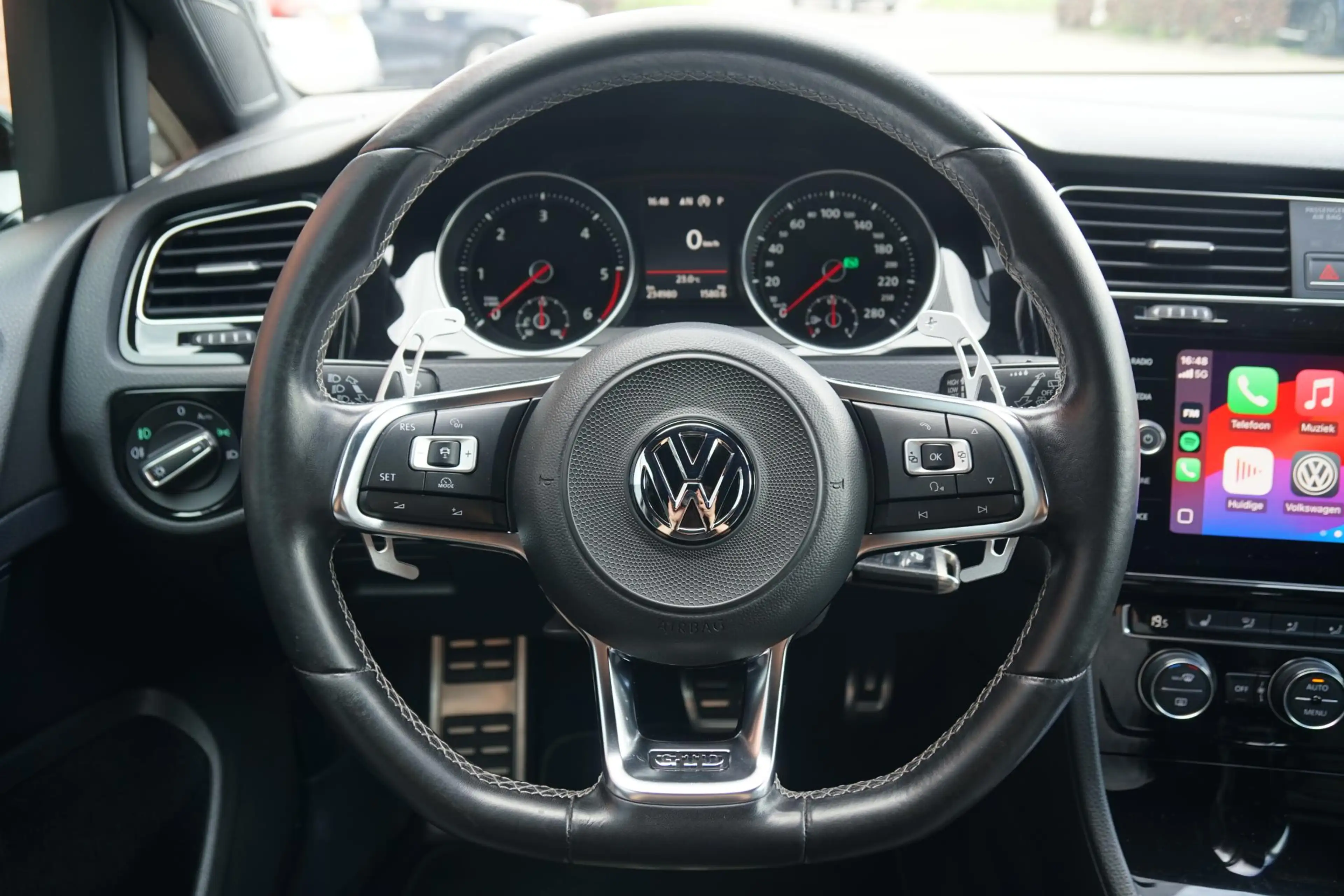 Volkswagen Golf GTD 2.0 TDI DSG / LEDER / CAMERA / LED / CARPLAY / ACC — photo 12