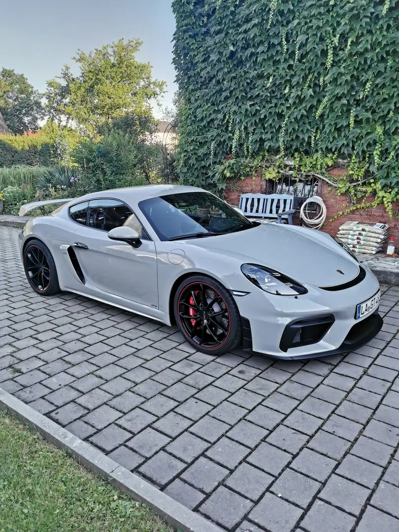 Porsche Cayman GT4 Grau - 2