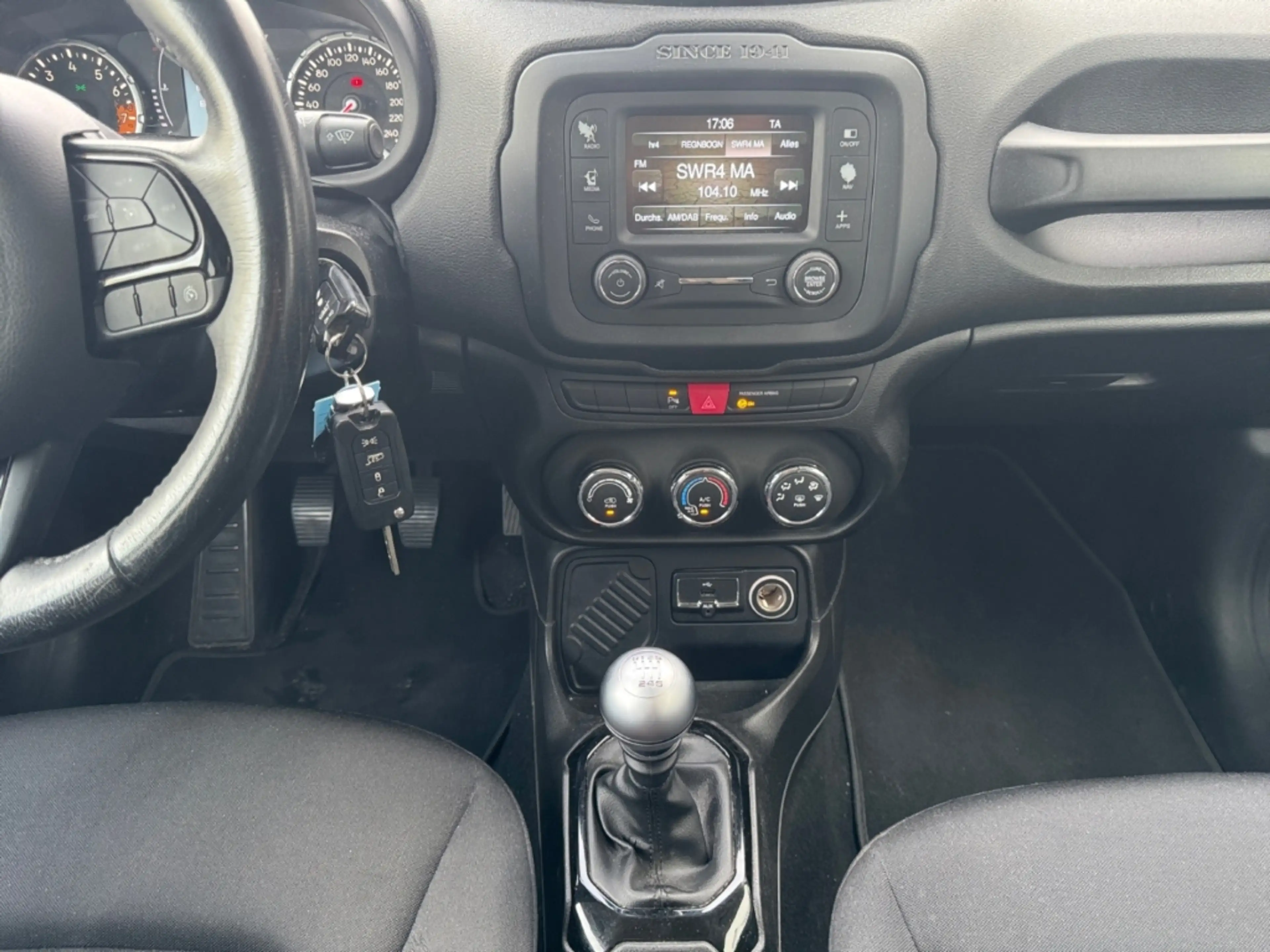 Jeep Renegade Longitude FWD 1 MY17 Night Eagle II 1.4l MultiAir — photo 11