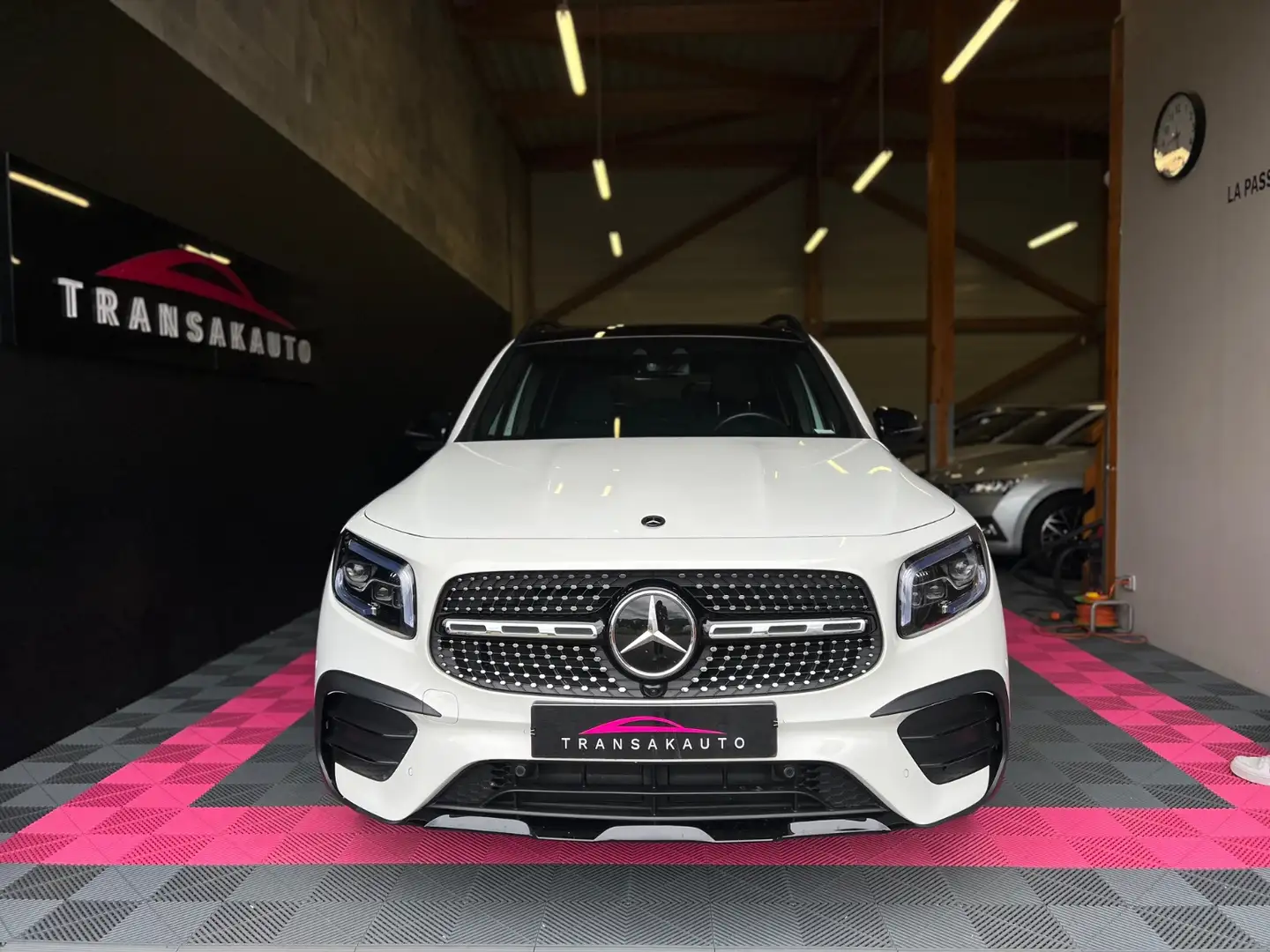 Mercedes-Benz AMG Line Blanco - 2