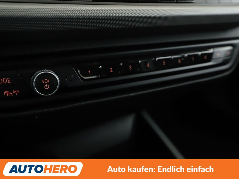 BMW 118 118i Advantage*NAVI*LED*TEMPO* — photo 27