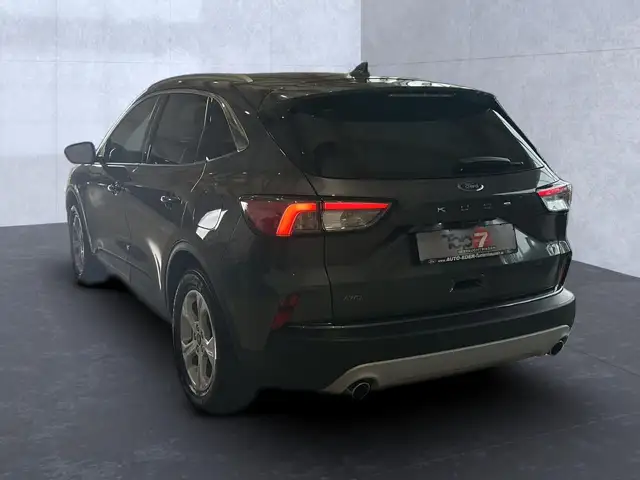 Ford Kuga view 3