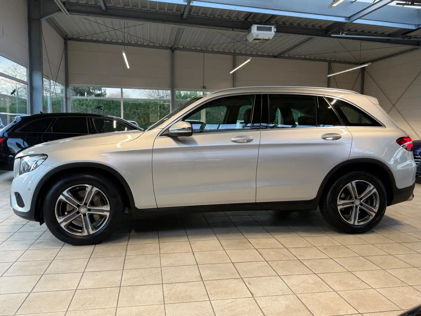 Mercedes-Benz GLC 220 d Exclusive 4Matic/AHK/R-Cam/LED/Navi Silber - 2