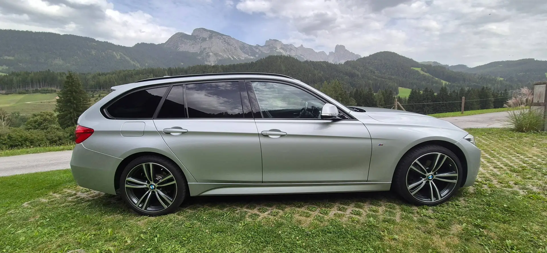 BMW 320 320d Touring M Sport M Sport Grau - 1