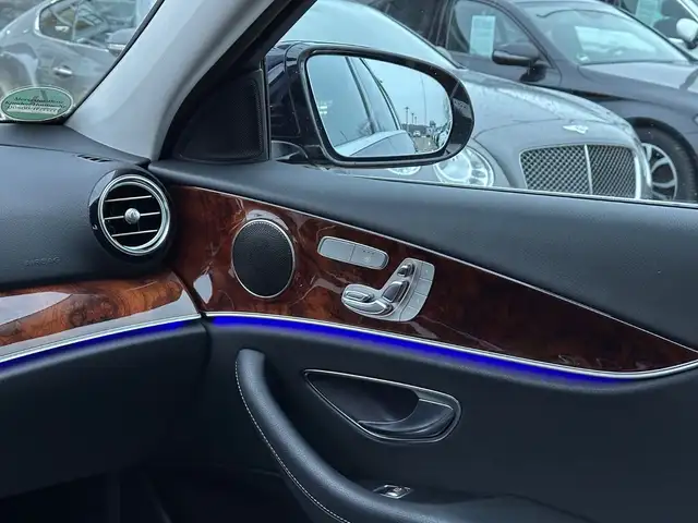 Mercedes-Benz E view 13