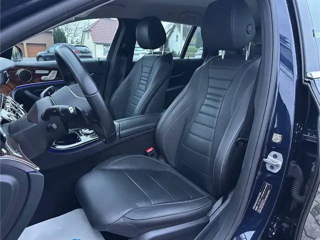 Mercedes-Benz E view 8