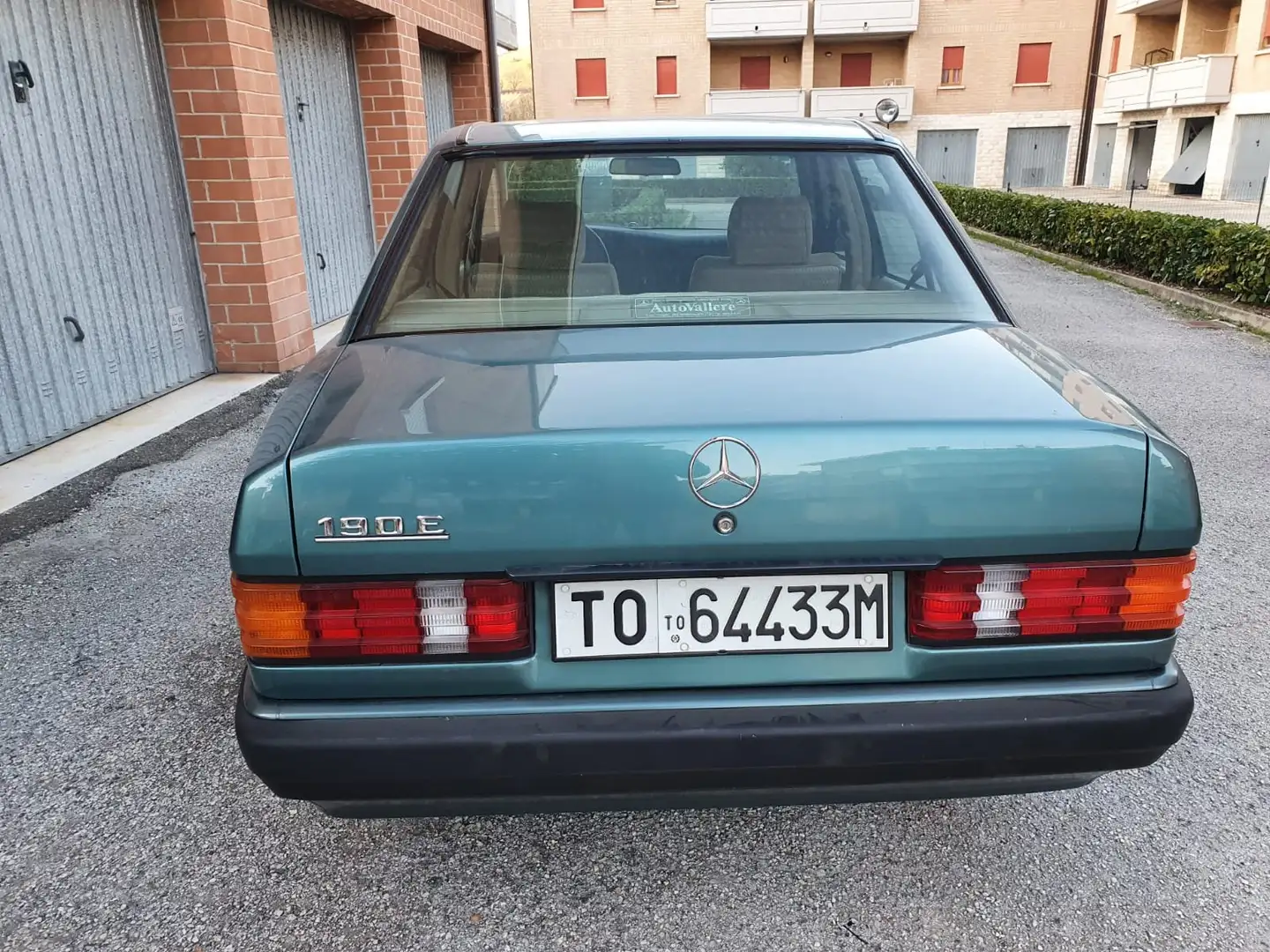 Mercedes-Benz 190 190 2.0 E 122cv zelena - 2