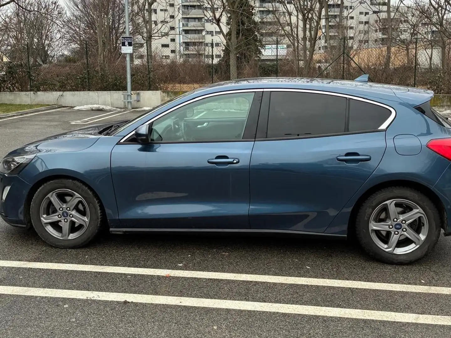 Ford Focus Focus 1,5 EcoBlue Titanium Aut. Titanium Blau - 2
