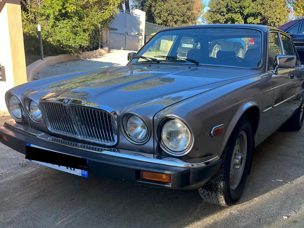 Jaguar XJ12 1988 из Европы — купить под ключ