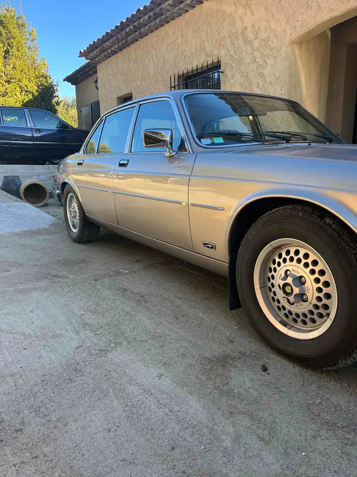 Jaguar XJ12 5.3 Vanden Plas A, foto 5