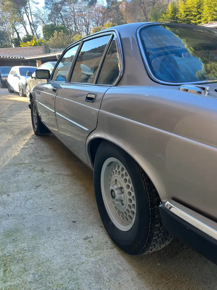 Jaguar XJ12 5.3 Vanden Plas A, foto 2