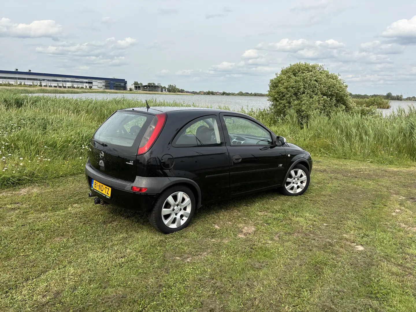 Opel Corsa 1.2-16V Njoy Zwart - 2