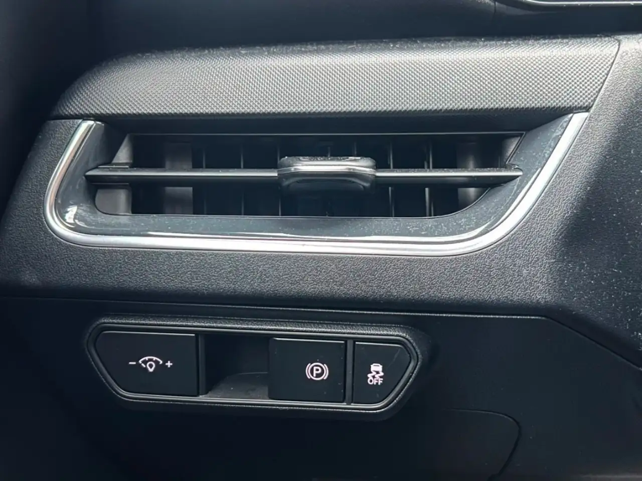 Kia K4 снимка Kia K4
