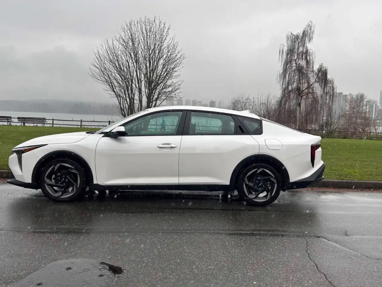 Kia K4 снимка Kia K4