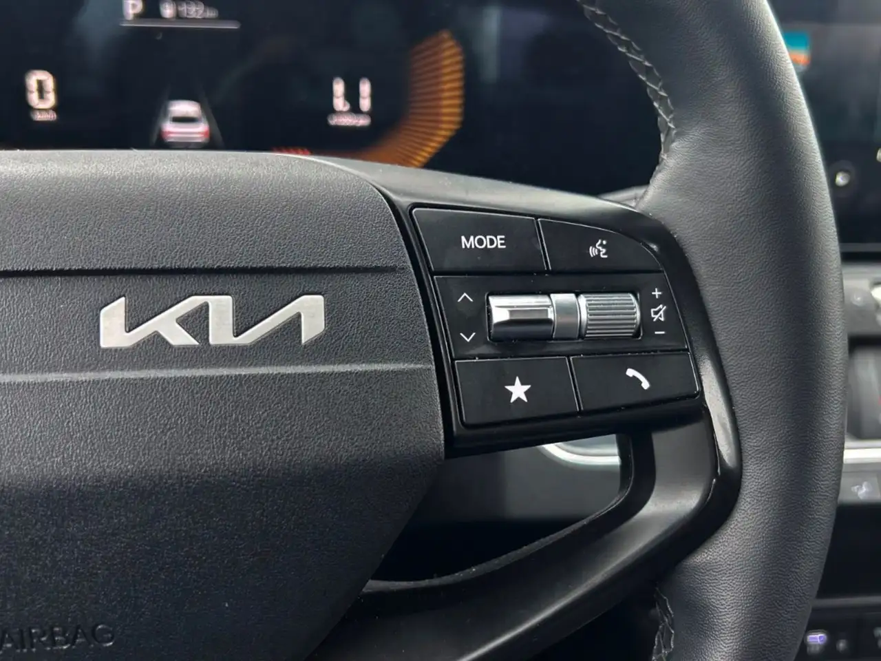 Kia K4 снимка Kia K4