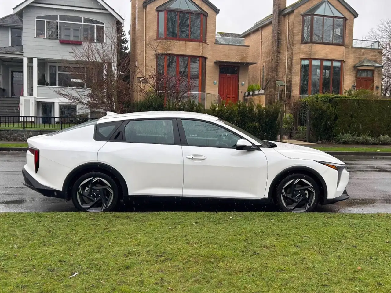 Kia K4 снимка Kia K4