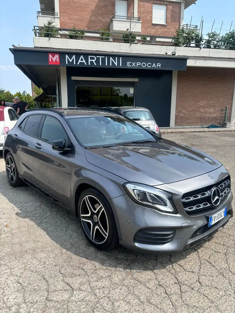 Mercedes-Benz GLA 200 GLA 200 d Automatic 4Matic Premium Night Edition Gris - 1