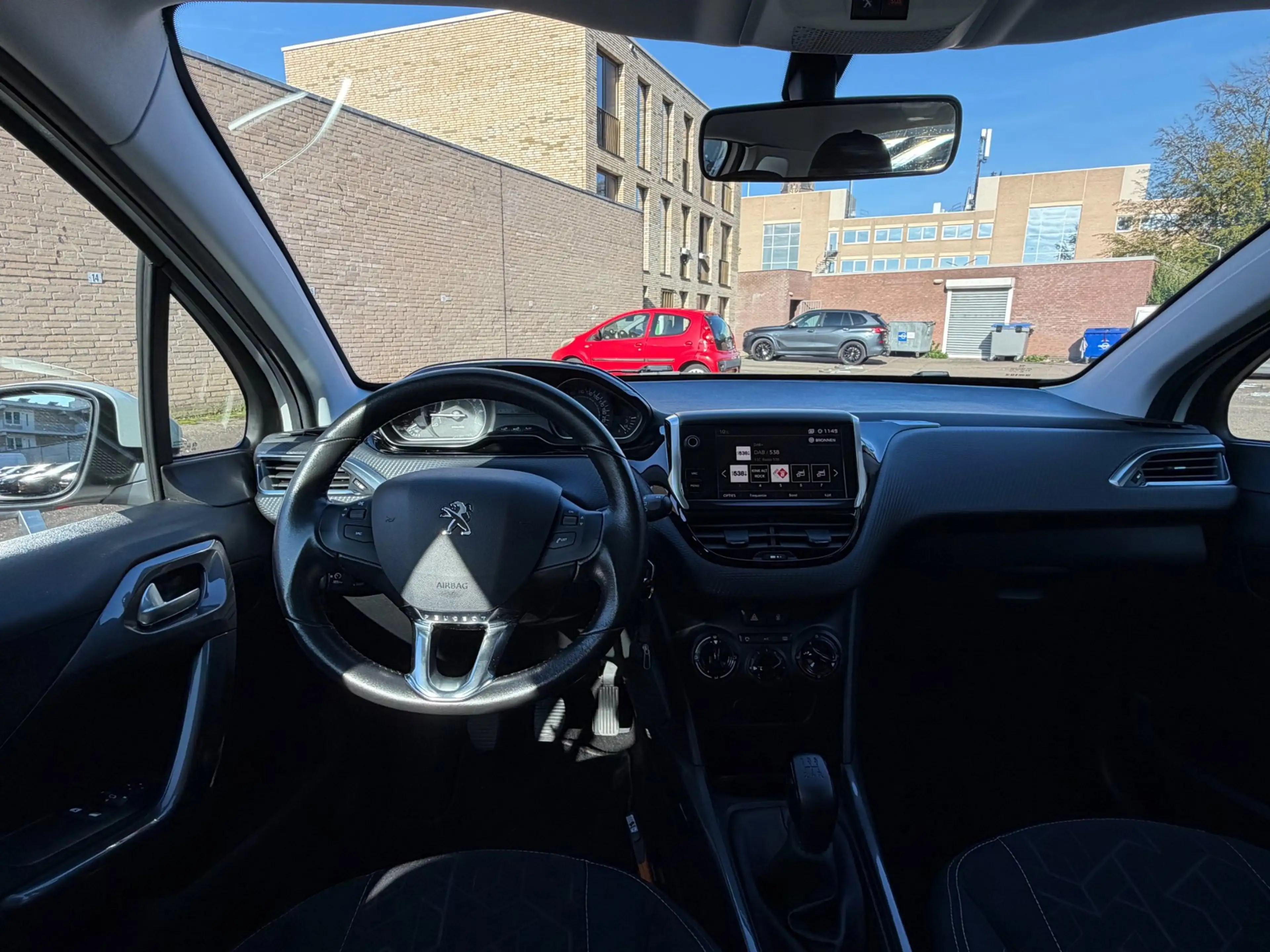 Peugeot 2008 1.2 PureTech Blue Lion — photo 12