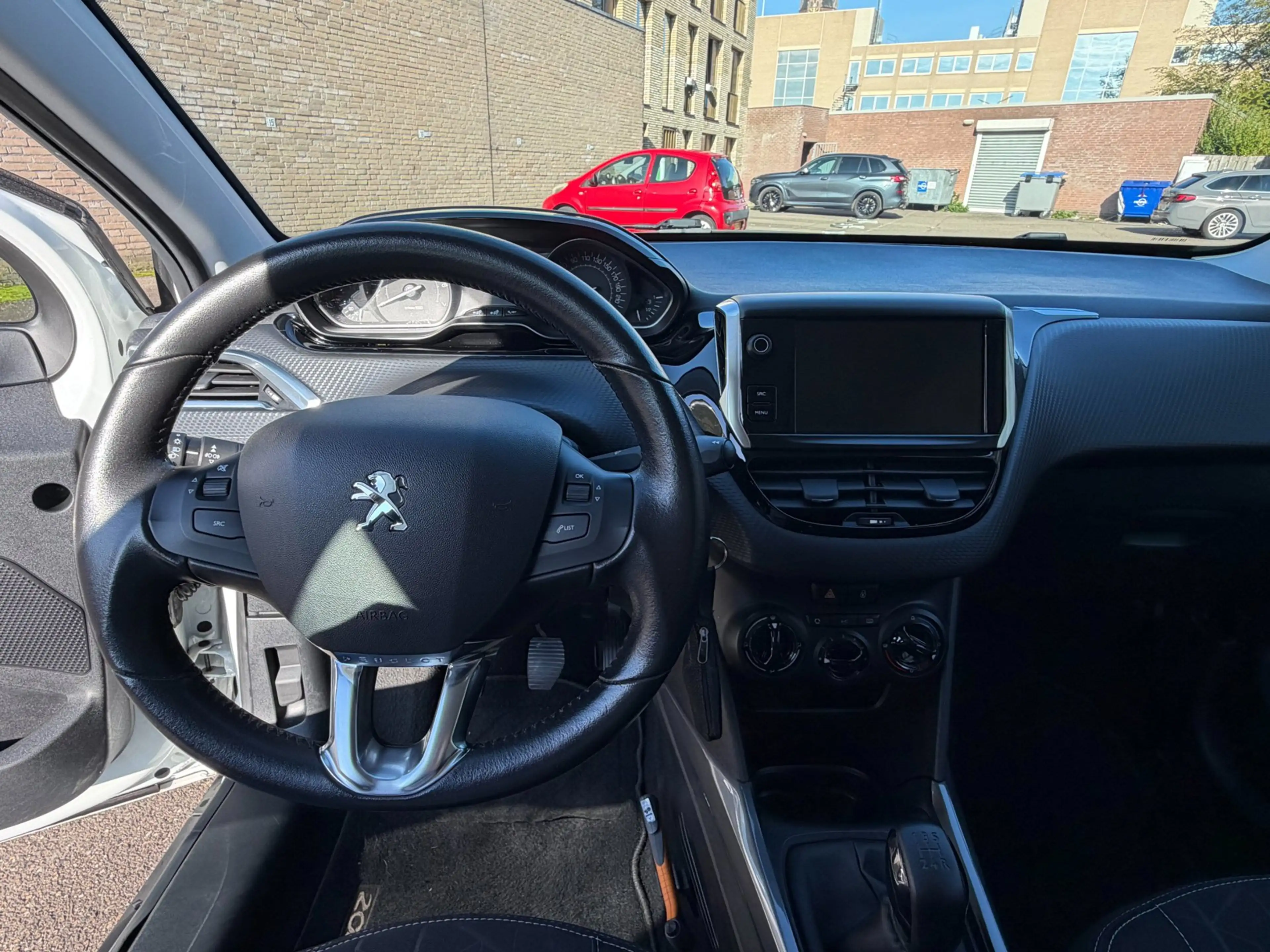 Peugeot 2008 1.2 PureTech Blue Lion — photo 8