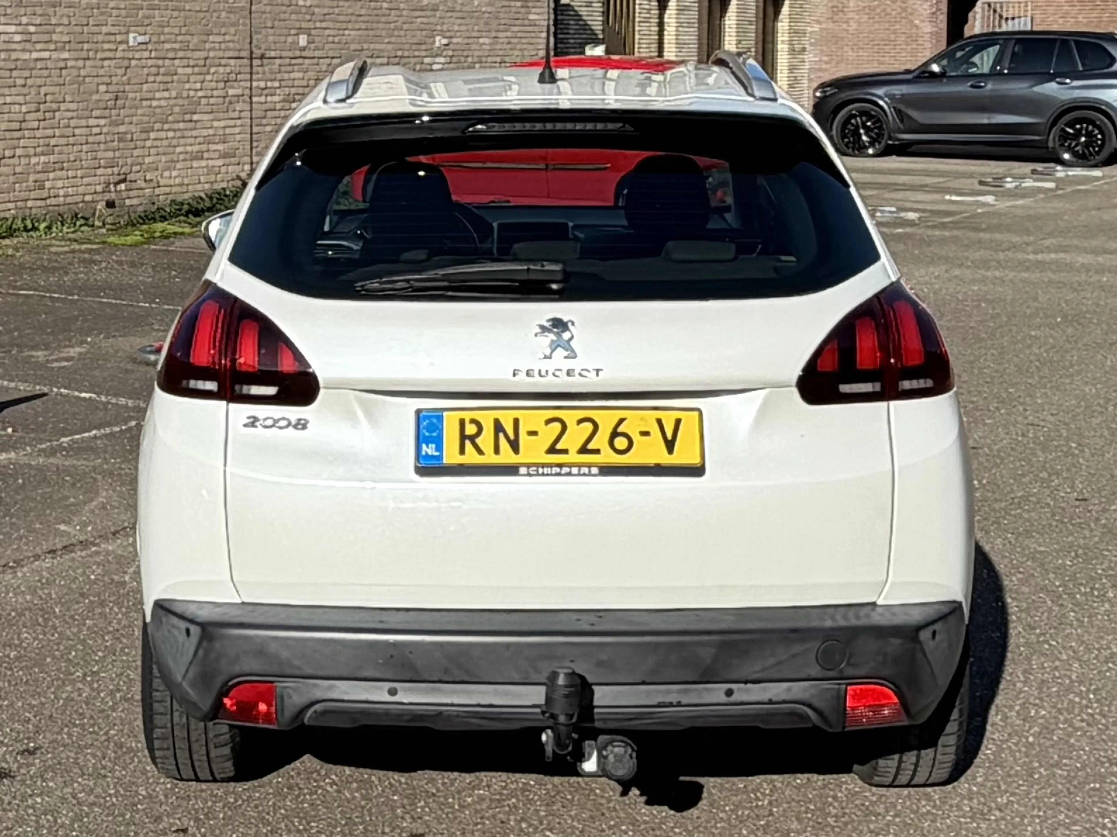 Peugeot 2008 1.2 PureTech Blue Lion — photo 6
