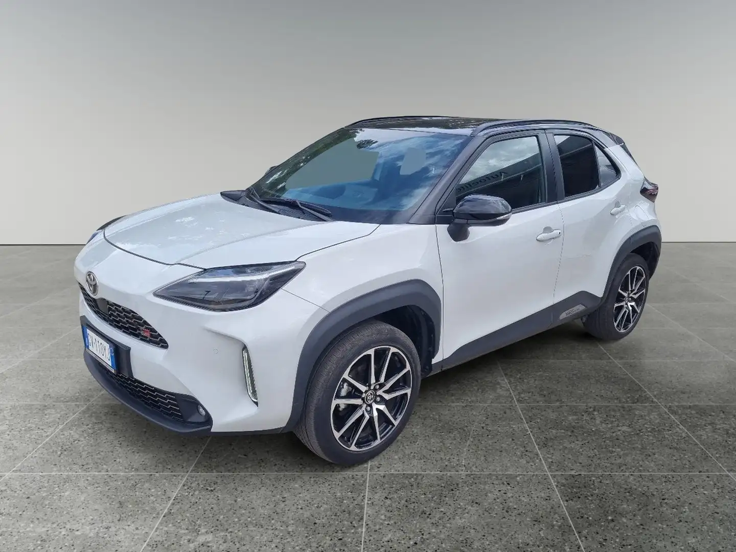 Toyota Yaris Cross 130 FWD GRS MY24 Gris - 1