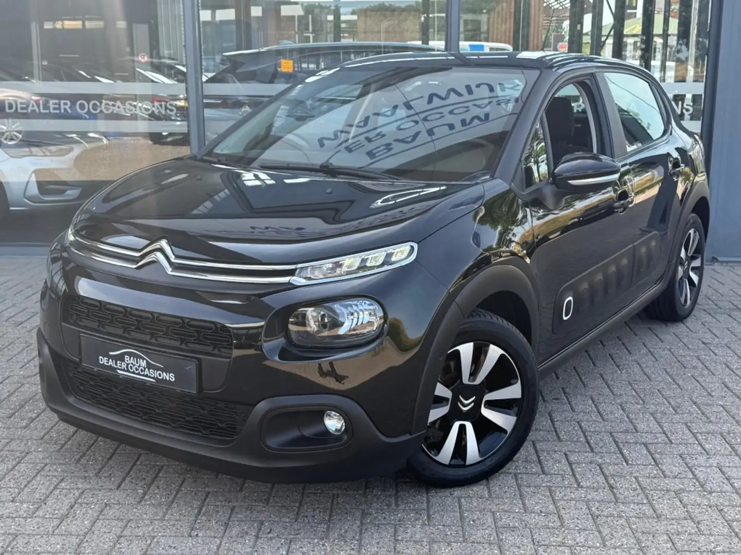 Citroen C3 1.2 PT SHINE AUTOMAAT 110PK AIRCO NAVI PDC-CAMERA Schwarz - 1