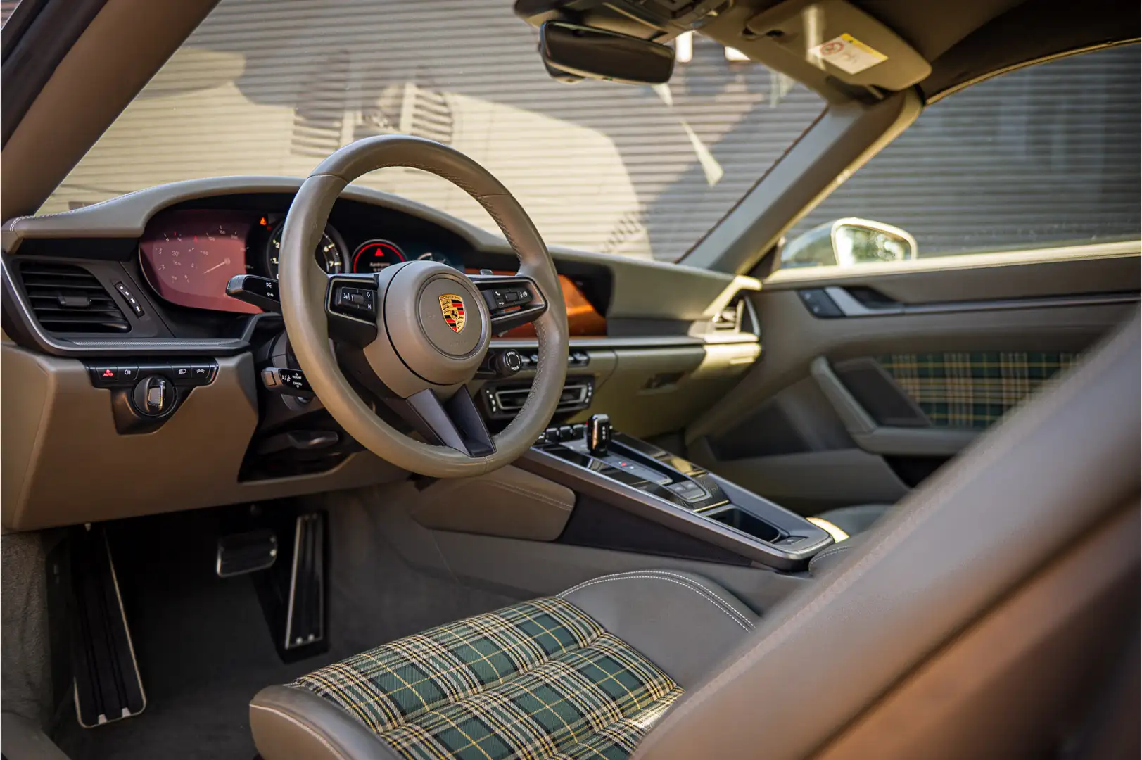 Porsche 992 992 3.0 Targa 4 By Woltjer Lammertink special l Sp Groen - 2