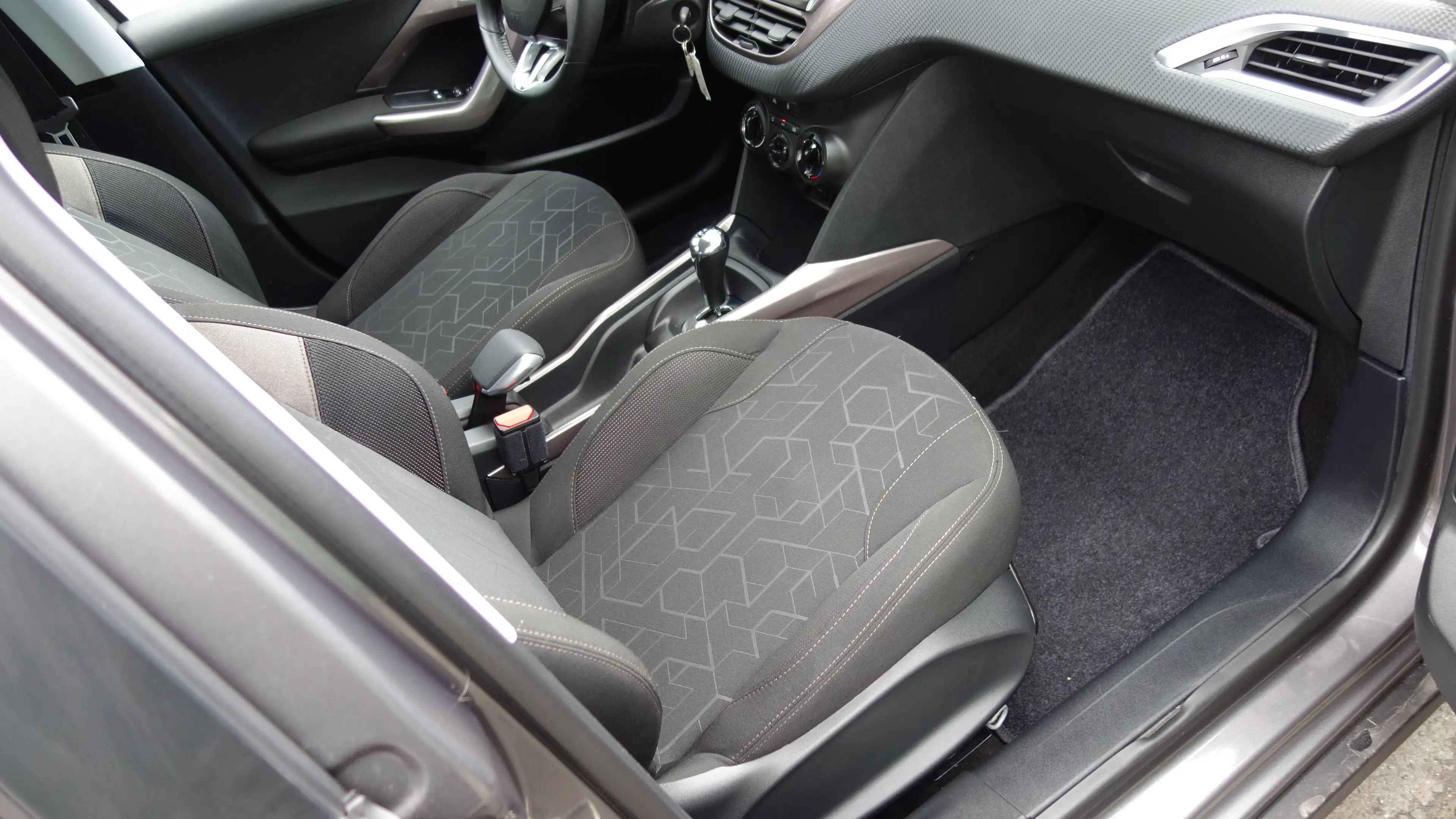 Peugeot 2008 2008 1.6i Allure*BOITE AUTOMATIQUE*GARANTIE 1AN* — photo 7