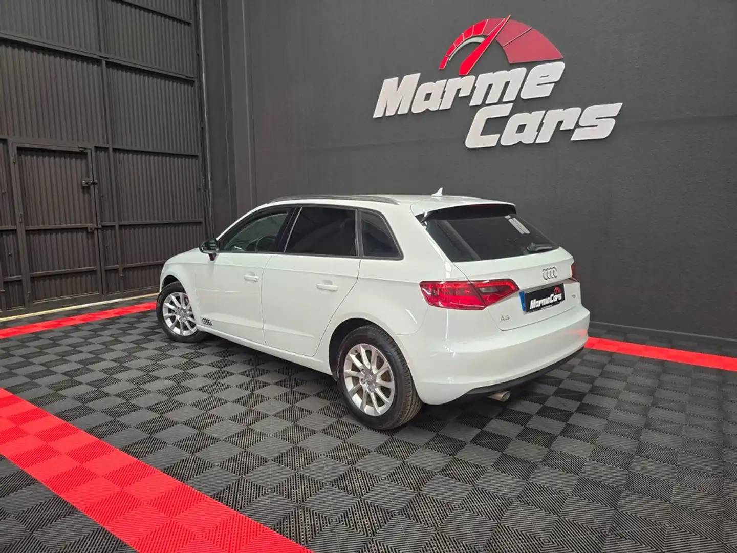 Audi A3 Sportb 1.6 TDI clean 110 S tro Attracted Wit - 2