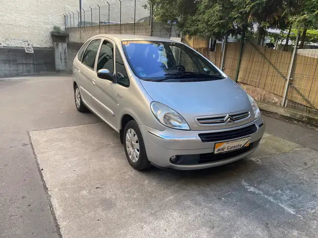 Citroen Xsara Picasso 1.8 16V Exklusive*Anhängerkupplung. TÜV Neu