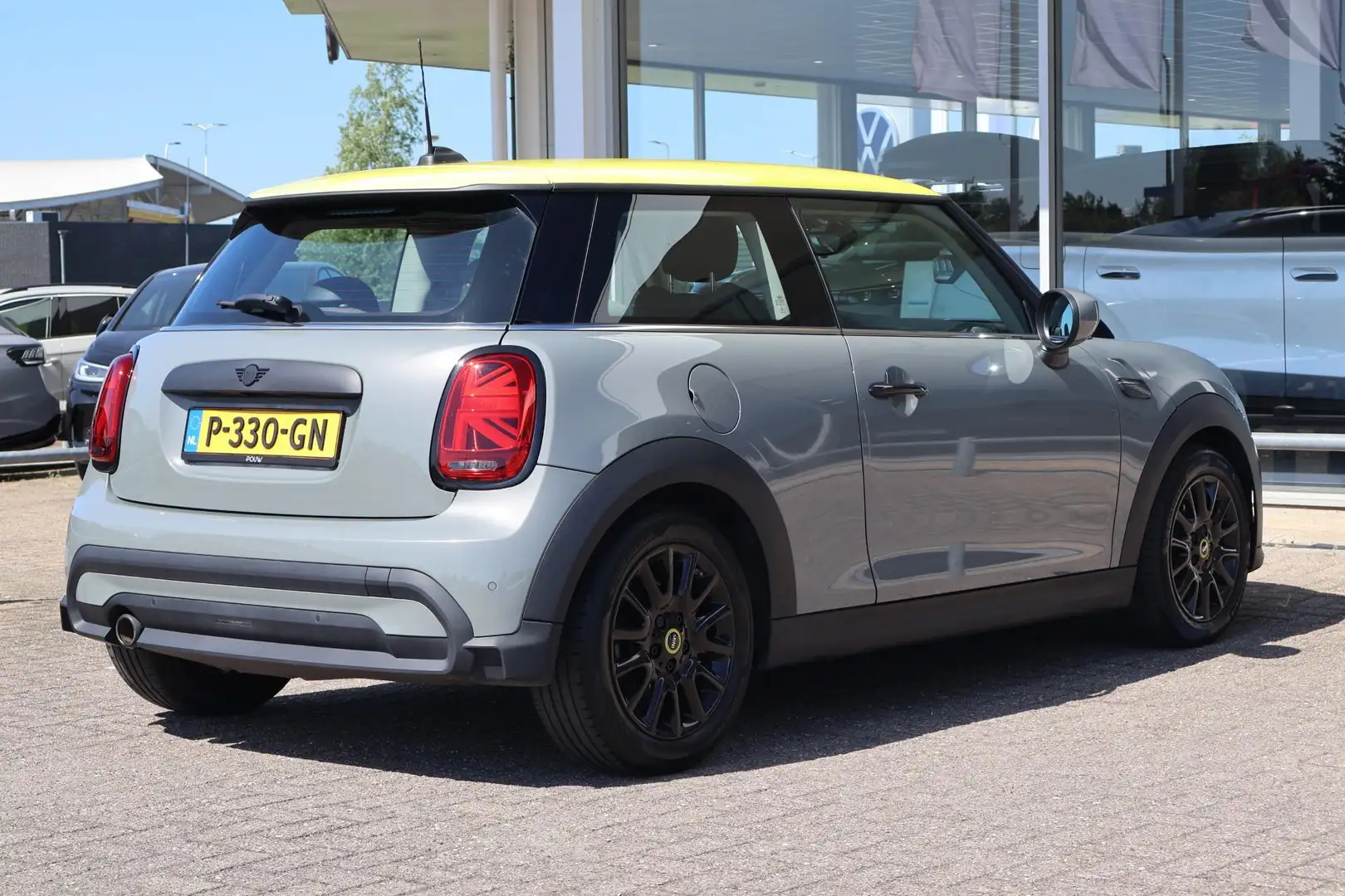 MINI One Mini 1.5 102pk Business Edition | Apple Carplay/An Gris - 2