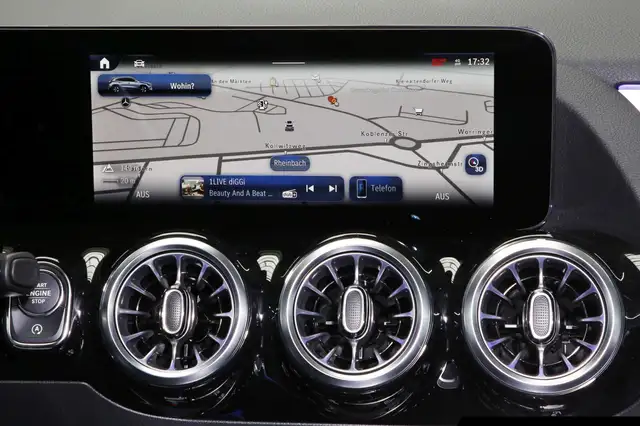 Mercedes-Benz Gla view 12