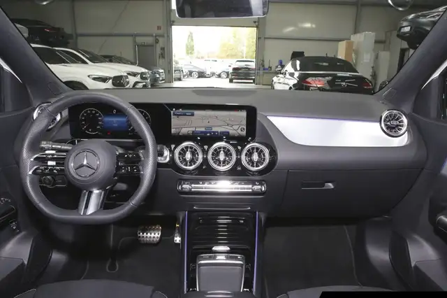 Mercedes-Benz Gla view 10