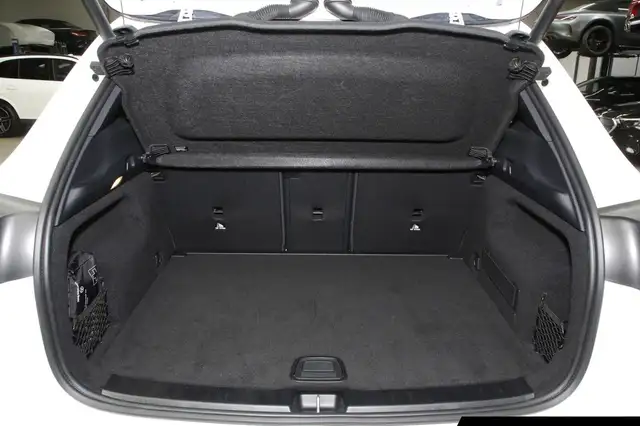 Mercedes-Benz Gla view 15