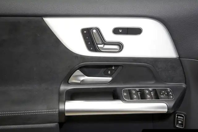 Mercedes-Benz Gla view 14