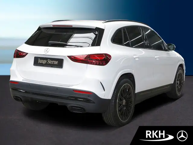 Mercedes-Benz Gla view 3