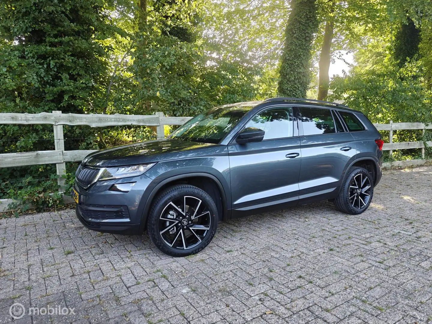Skoda Kodiaq 1.5 TSI Automaat|7Pers.|LED|Stoelverw.|Rijklaar Grijs - 2