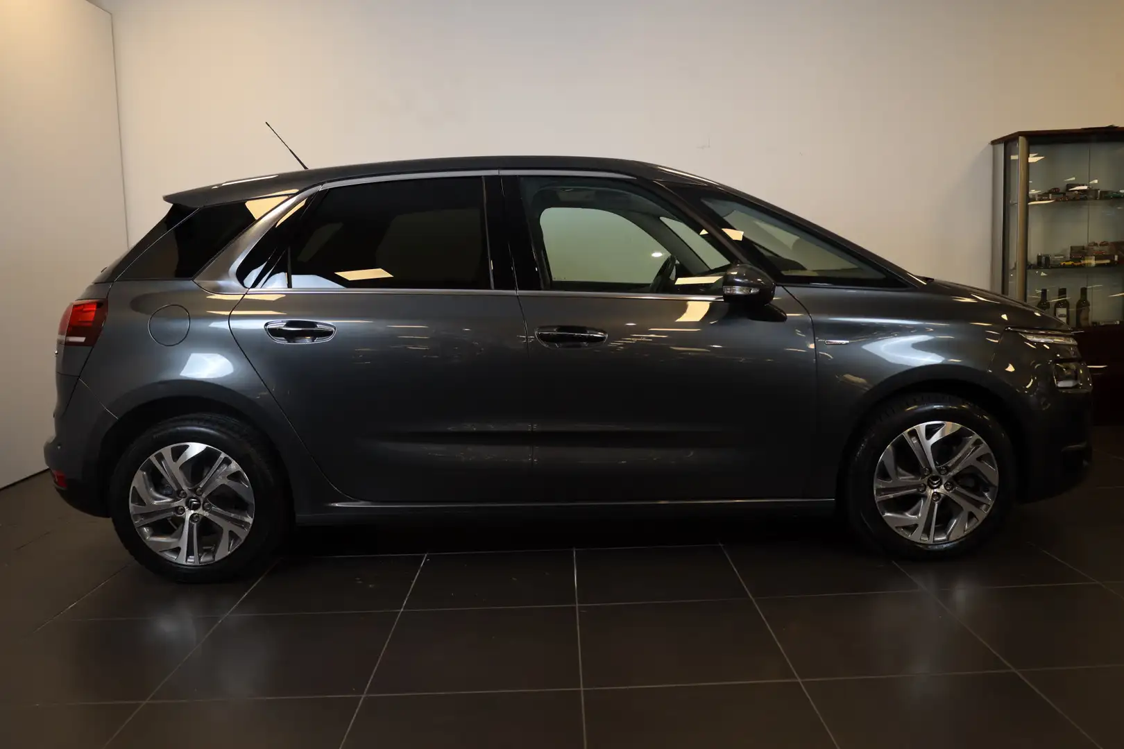 Citroen C4 Picasso PT 130 Exclusive Nappa Leer | Massage | Metallic | Grijs - 2