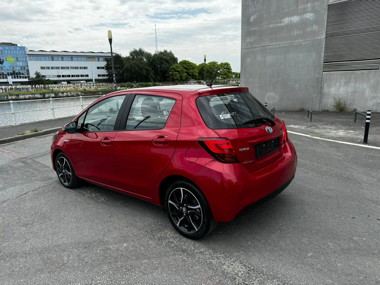 Toyota Yaris 1.5i VVT-i Hybrid C. and pack CT OK - 2