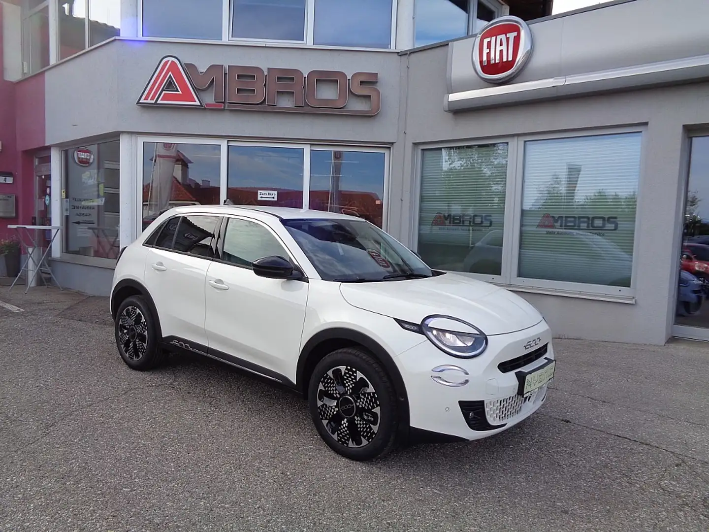 Fiat 600 Hybrid 100 6-Gang eDCT La Prima Automatik Wit - 1