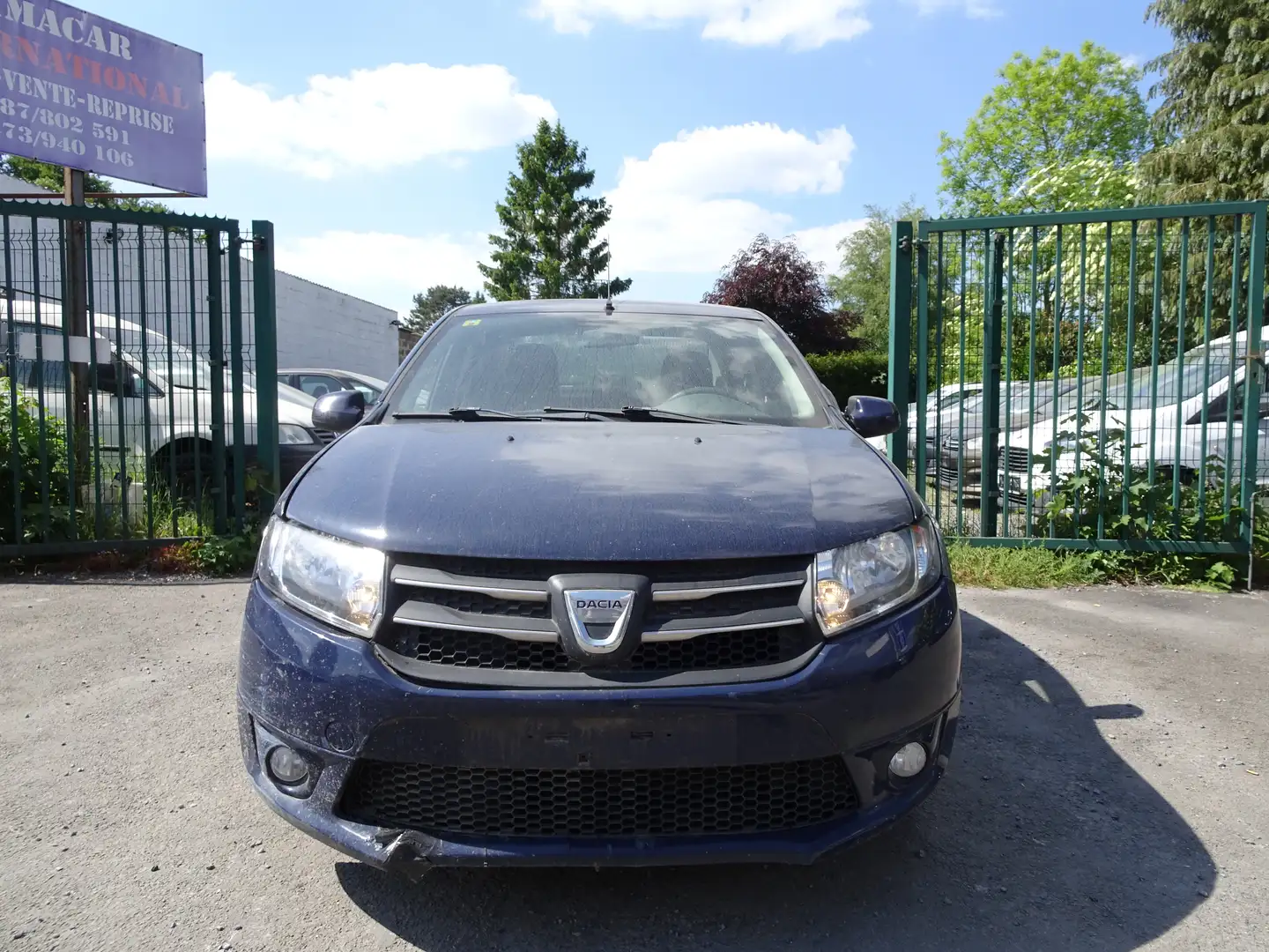 Dacia Logan 1.2i Laureate Bleu - 1