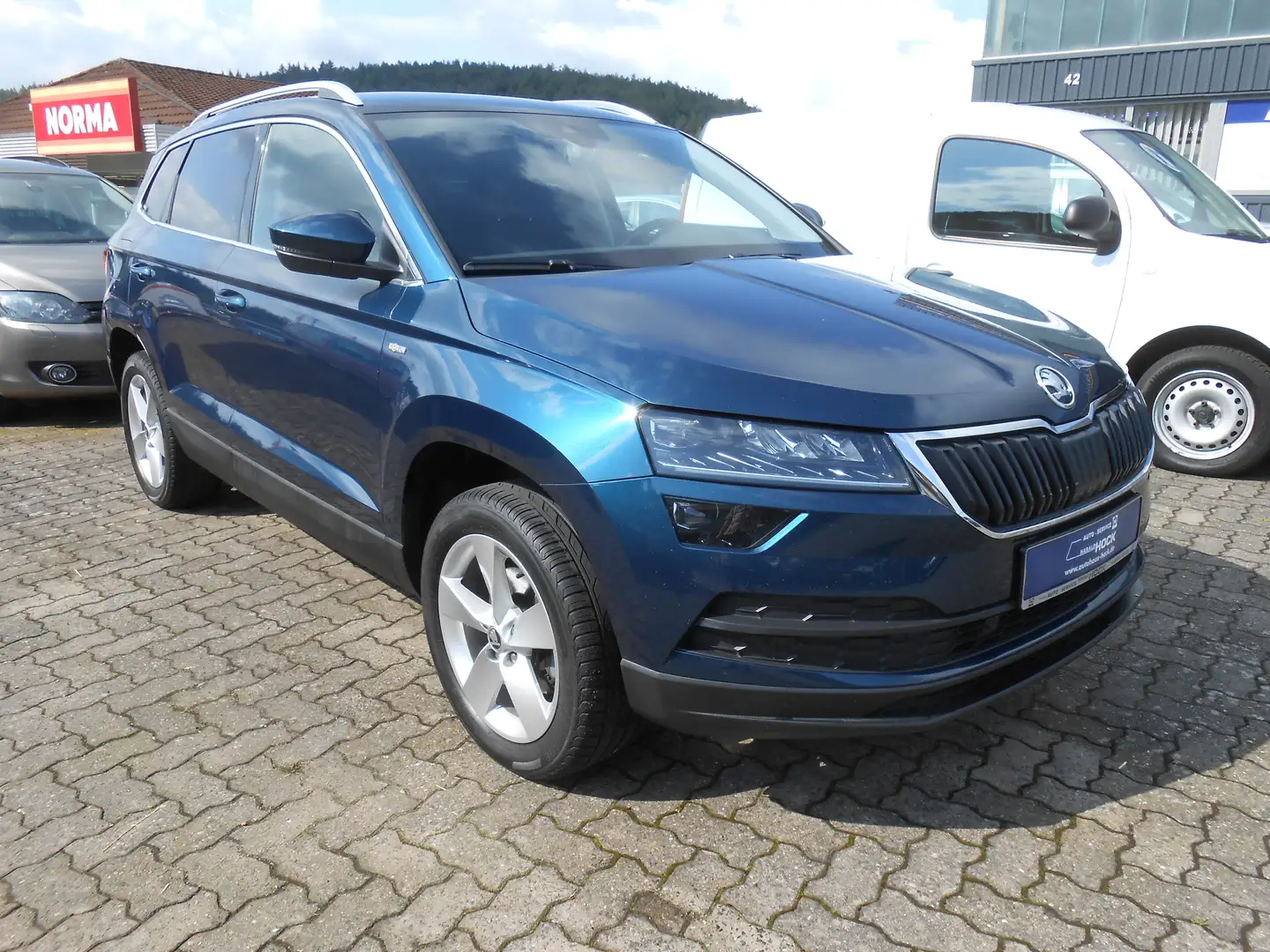 Skoda Karoq 1.5 TSI ACT Drive 125 Blau - 2