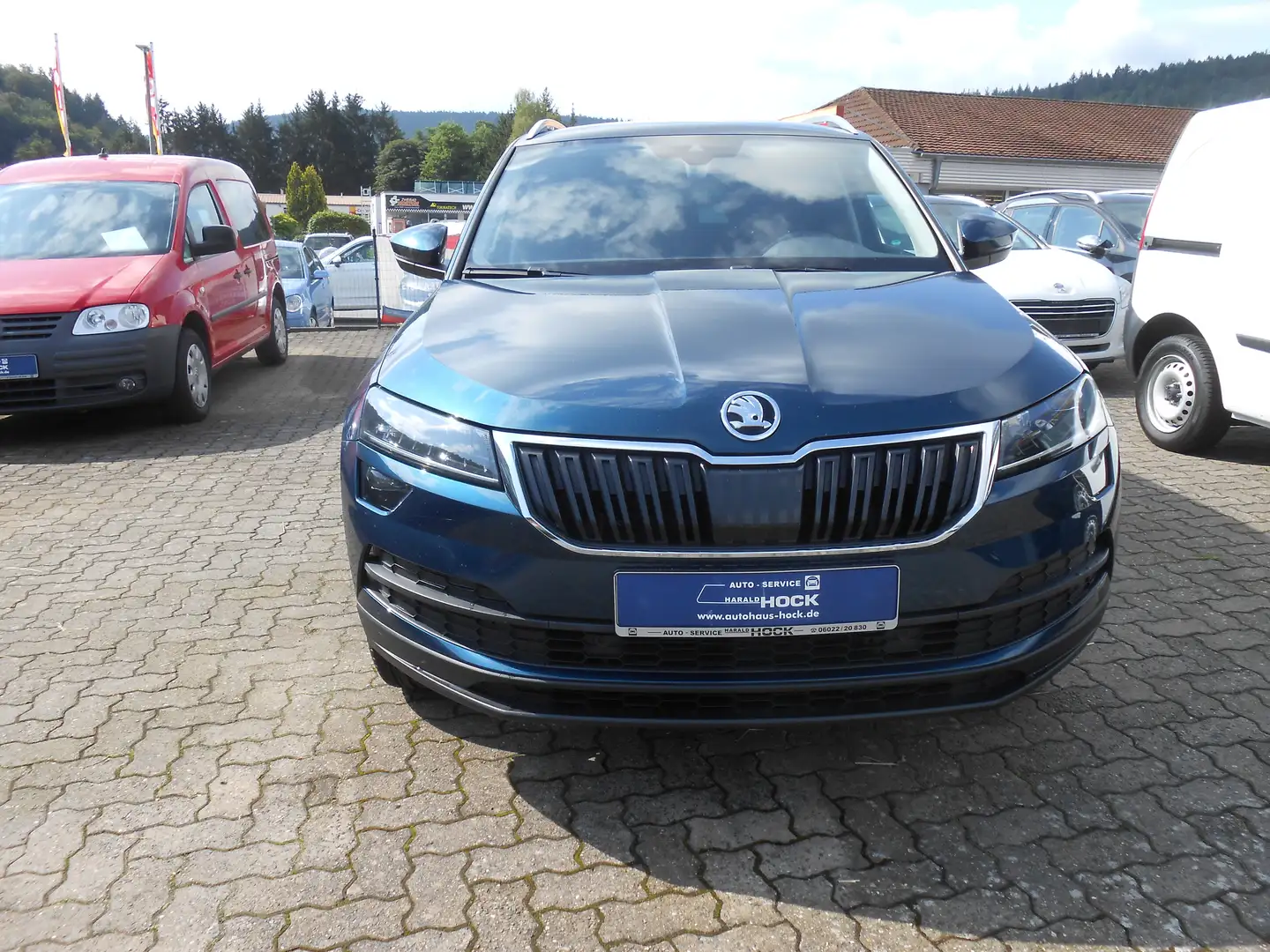 Skoda Karoq 1.5 TSI ACT Drive 125 Blau - 1
