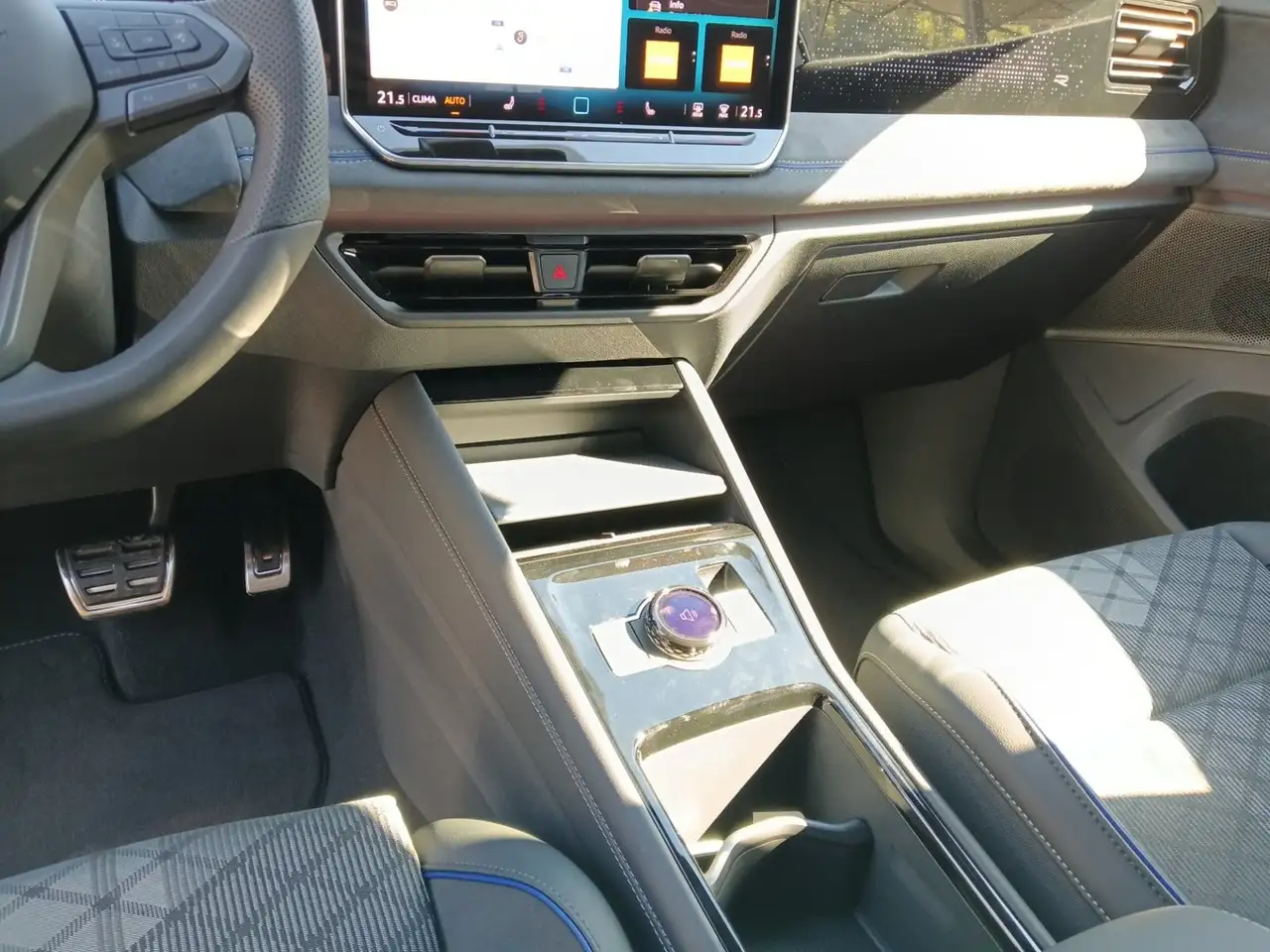 Volkswagen Tiguan Sport TDI 4MOTION DSG 11